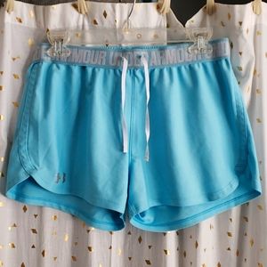 women's S Under Armour athletic shorts